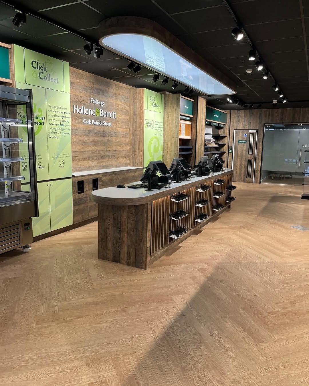Holland & Barrett store fit-out by MG Fit-Out